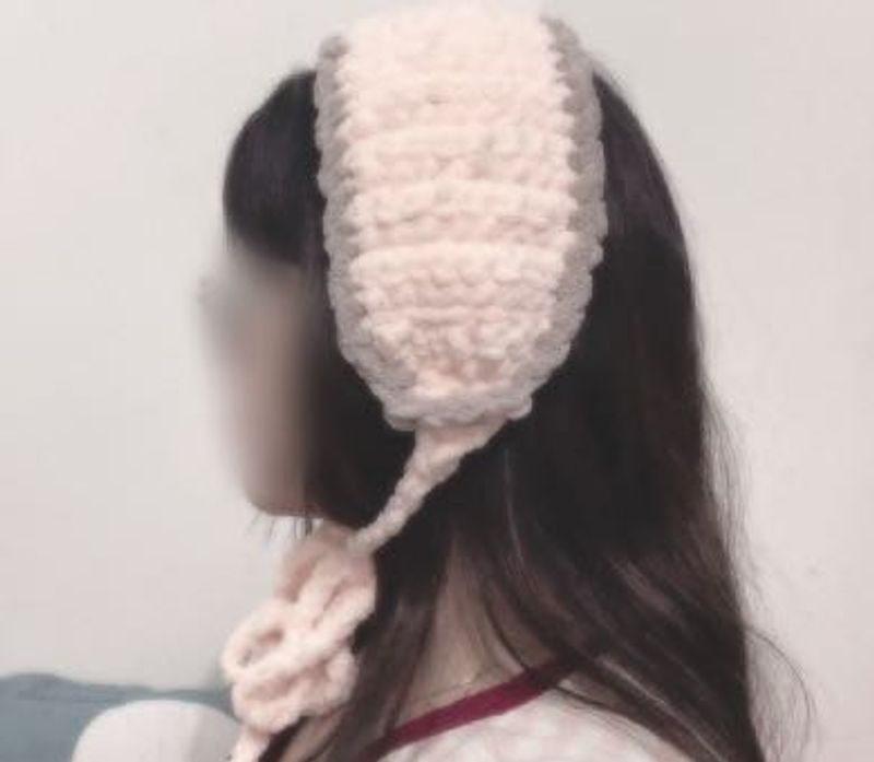 Cute Cream  Headband bulky yarn