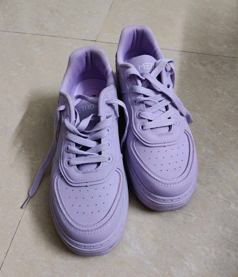 Lavender Metro Sneakers