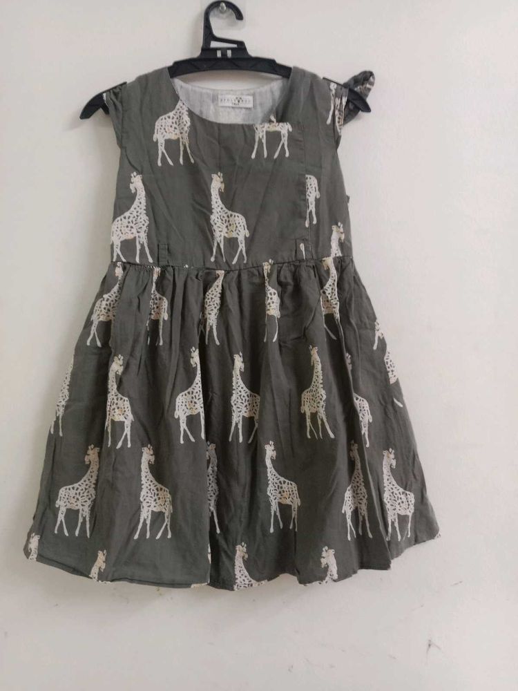 I am Decluttering My Wadrobe