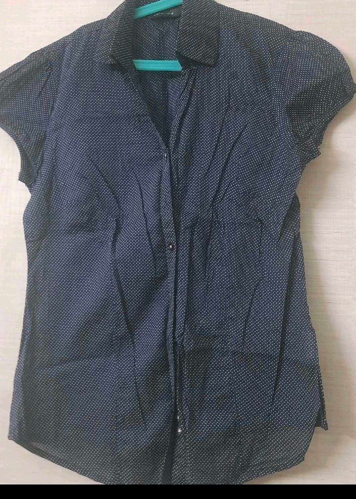 A set of 2 -Button-Down Short Sleeve Top