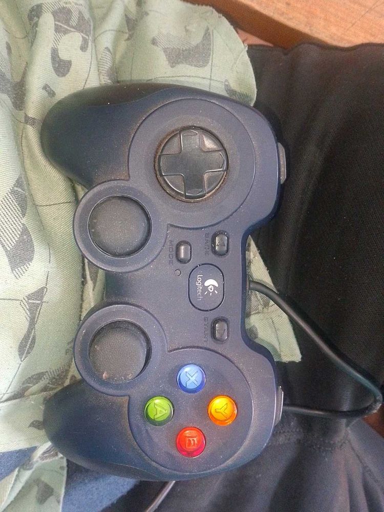 Logitech Gamepad F310.