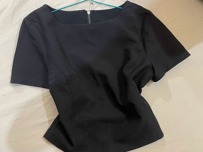 Chic Black Short Sleeve Top