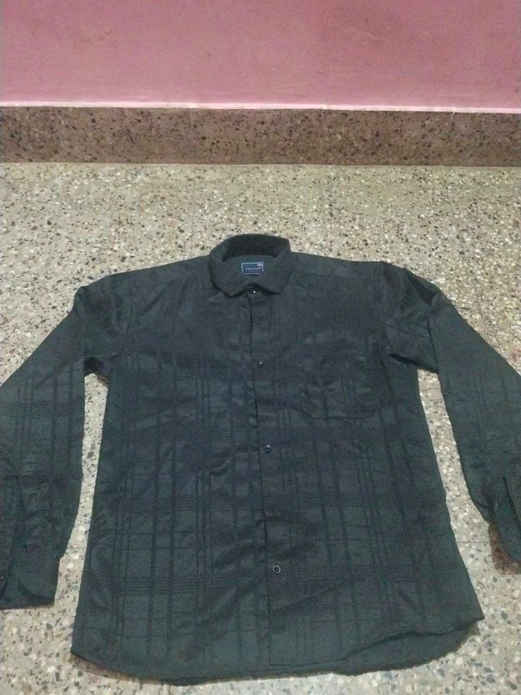 Men&#39;s Black Checkered Shirt