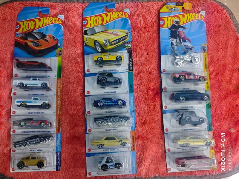 Hotwheels Supercars (2 Car Selections)