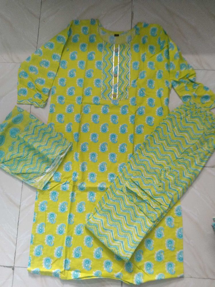 Women&#39;s Kurta Pant Dupatta Set