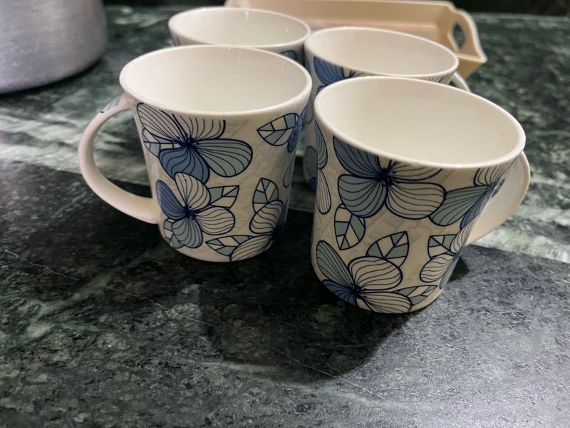 Floral Ceramic Mugs - Set of 4 with tray