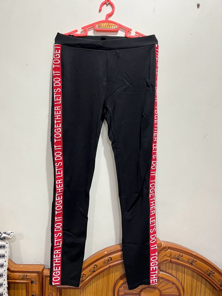 Black Jeggings With Side Print