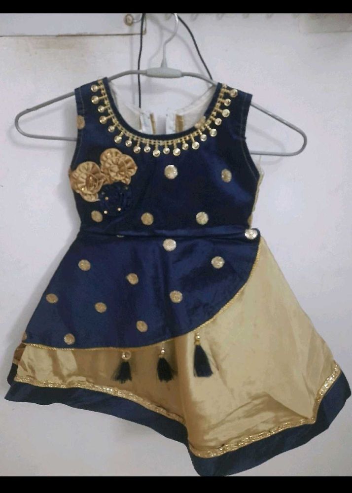 Adorable Navy &amp; Gold Party Dress