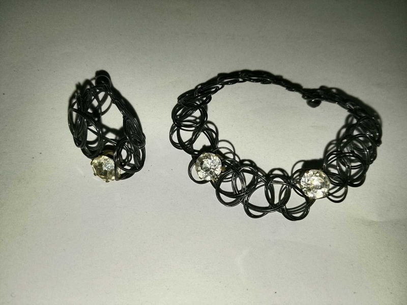 Choker bracelet and ring set