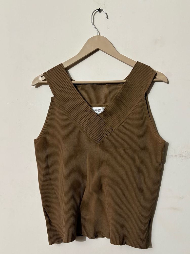 Women&#39;s Brown Ribbed Knit V-Neck Tank Top