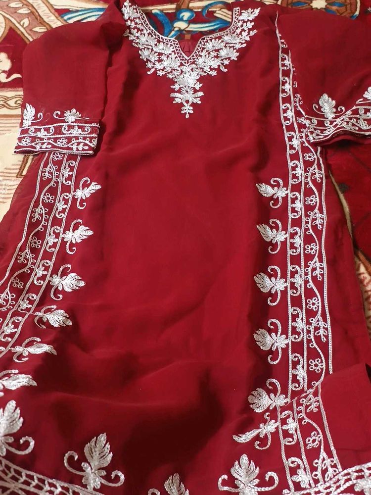 Elegant Embroidered Kurta