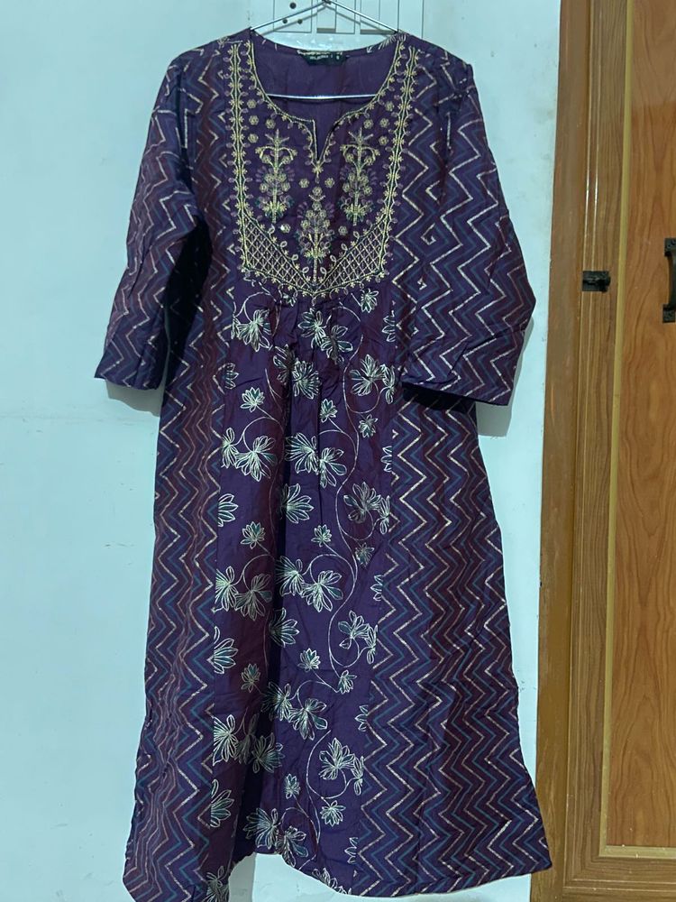 Elegant Purple Embroidered Kurta