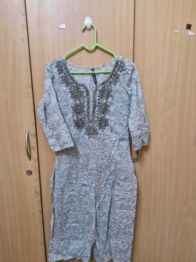 Elegant Embroidered Kurta