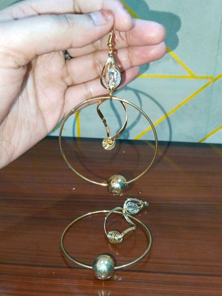 Gold Tone Jewelry Set