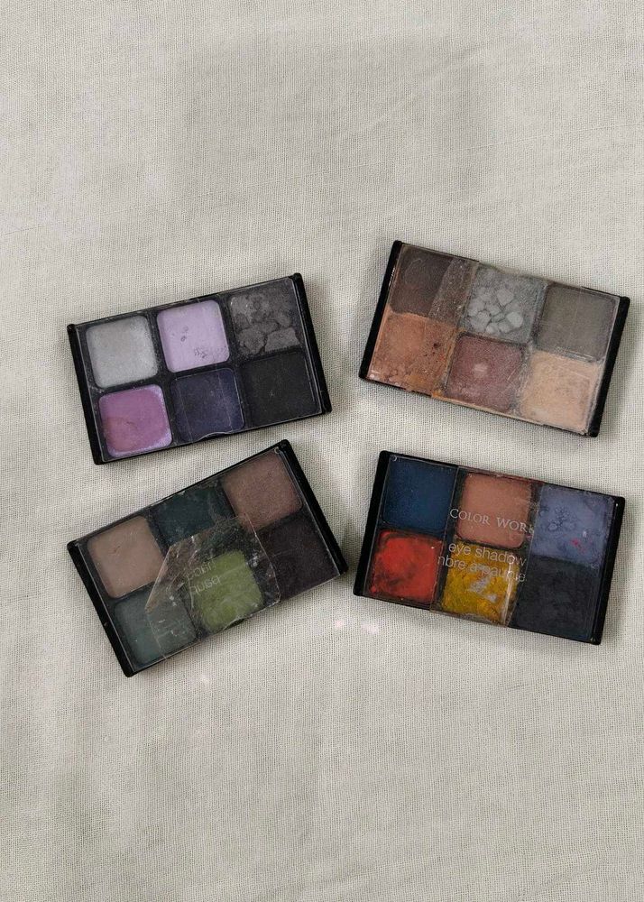 Set of 4 eyeshadow pallets