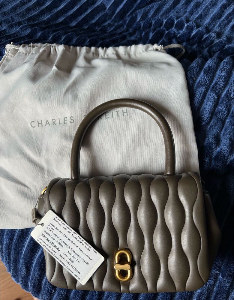 CHARLES &amp; KEITH Iva Boxy Top Handle Bag