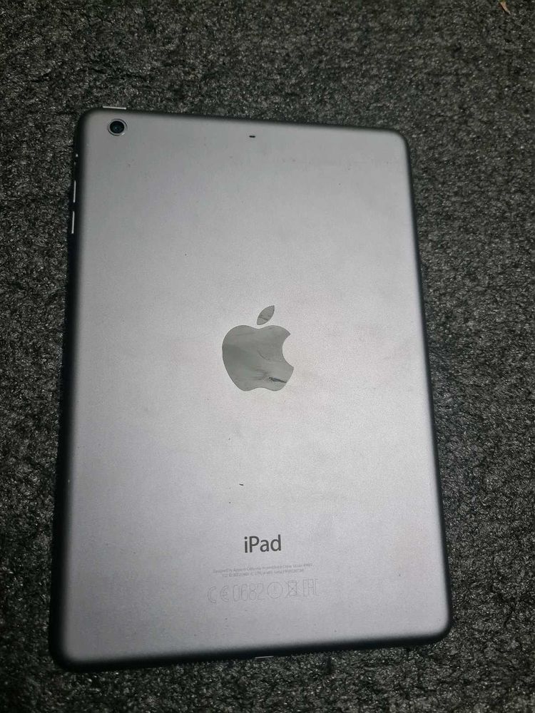 Apple iPad Mini 2 Tablet