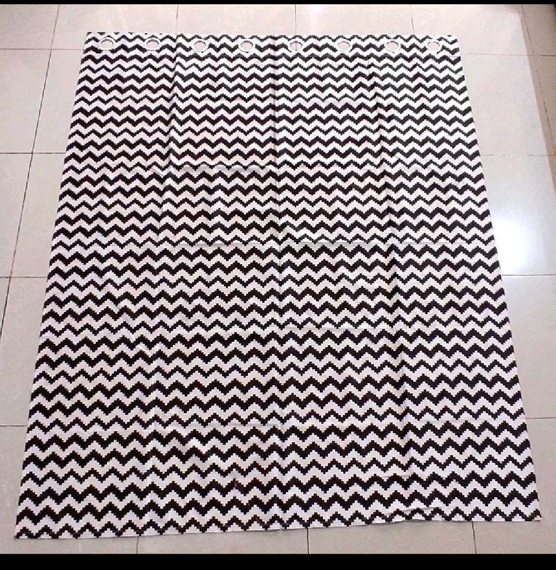 Pack Of Two Window Curtains Size 5ft x 4ft