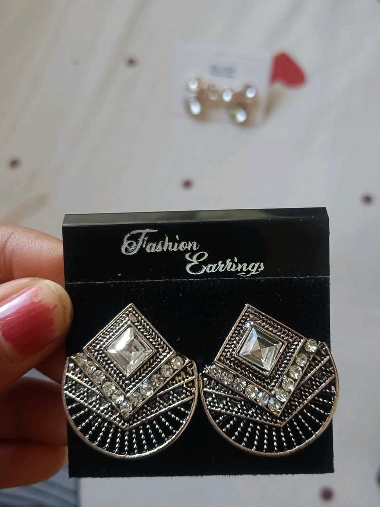Fashion Earrings - Silver Tone