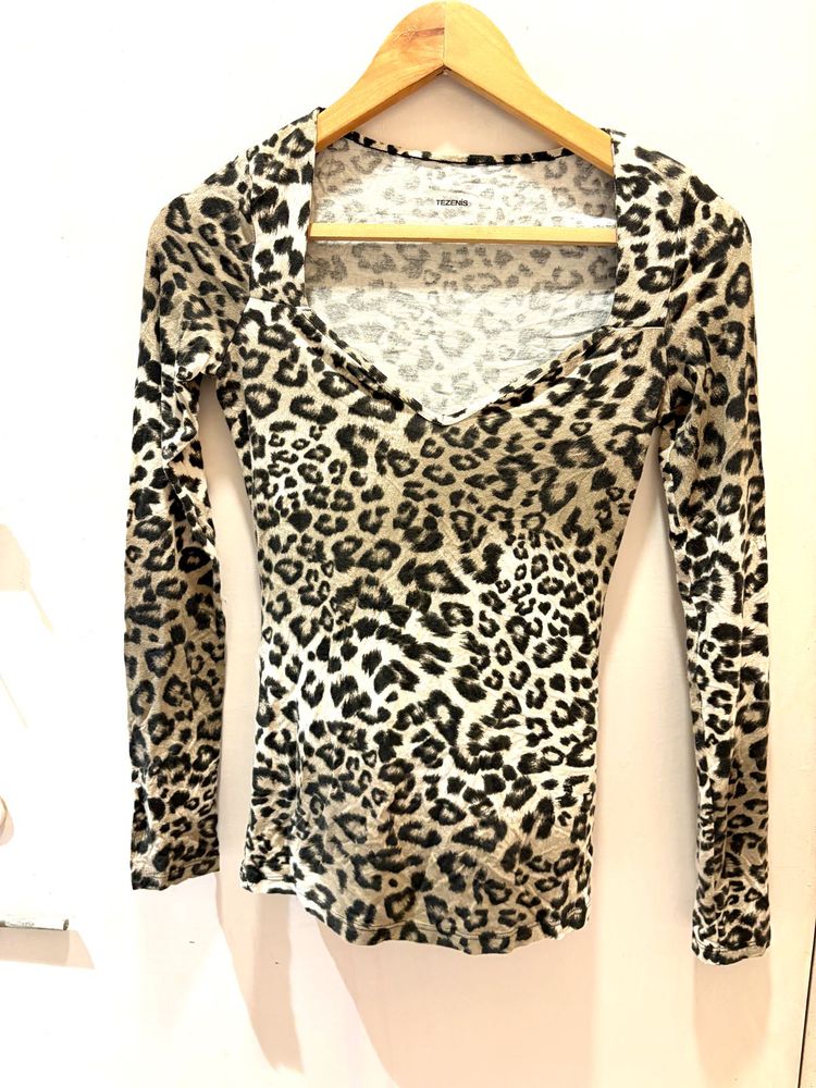 Leopard Print Long Sleeve Top