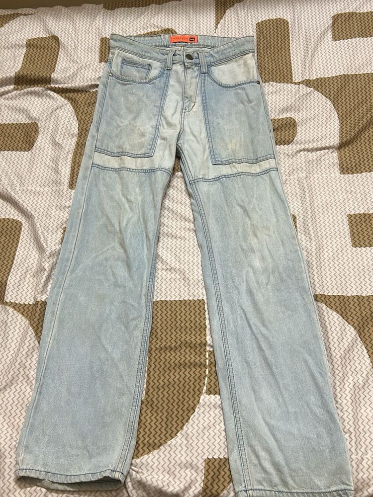 Trendy Light Wash Jeans