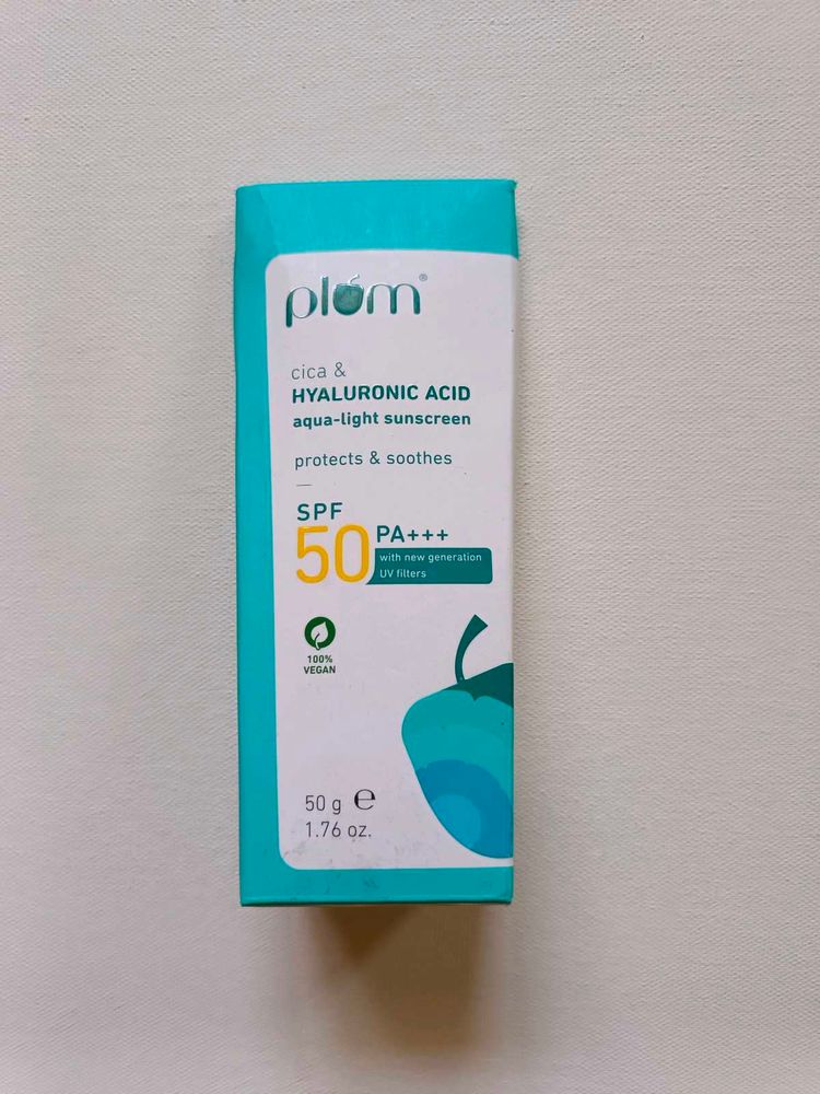 Plum Cica &amp; Hyaluronic Acid Sunscreen SPF 50