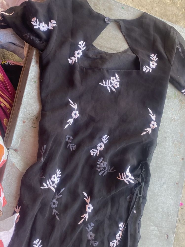 Floral Embroidered Kurta