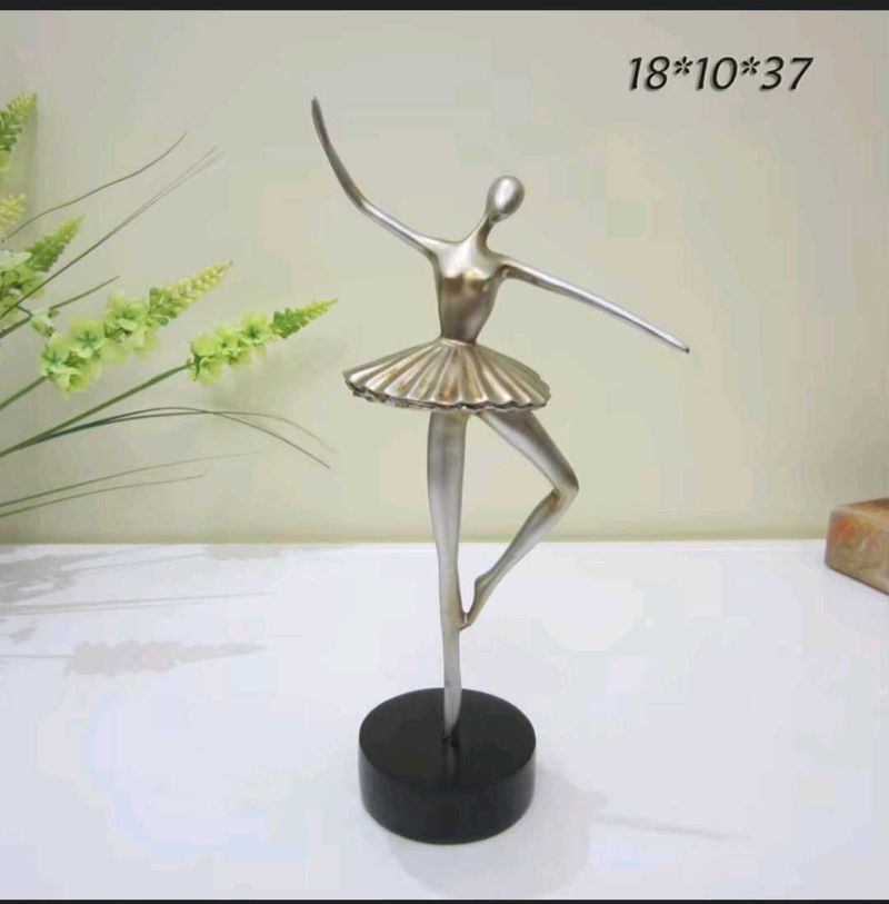 Ballerina Showpiece Statue