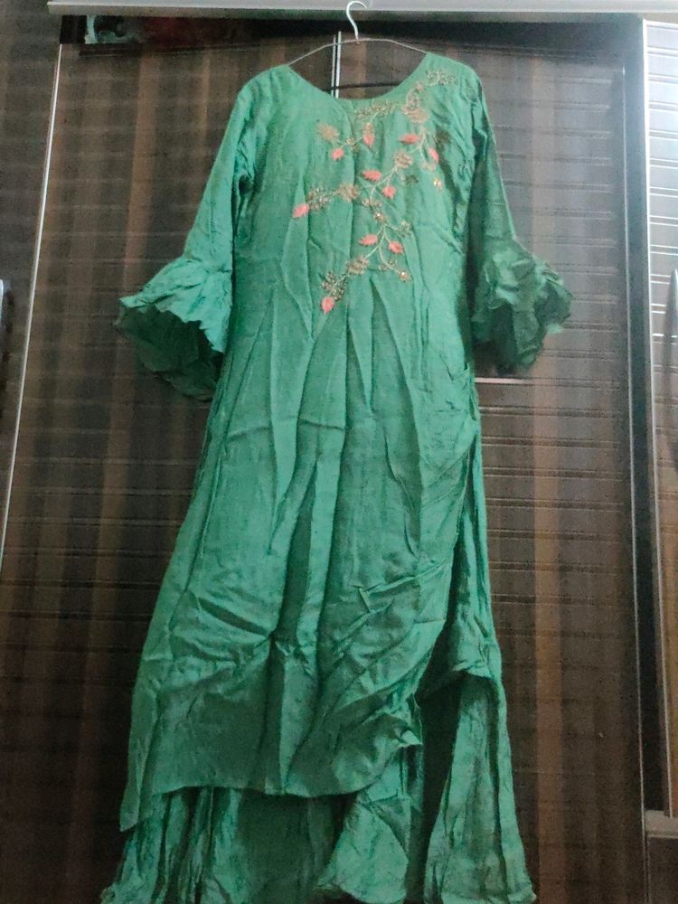 Floor Touch  Drape Suit And Gown