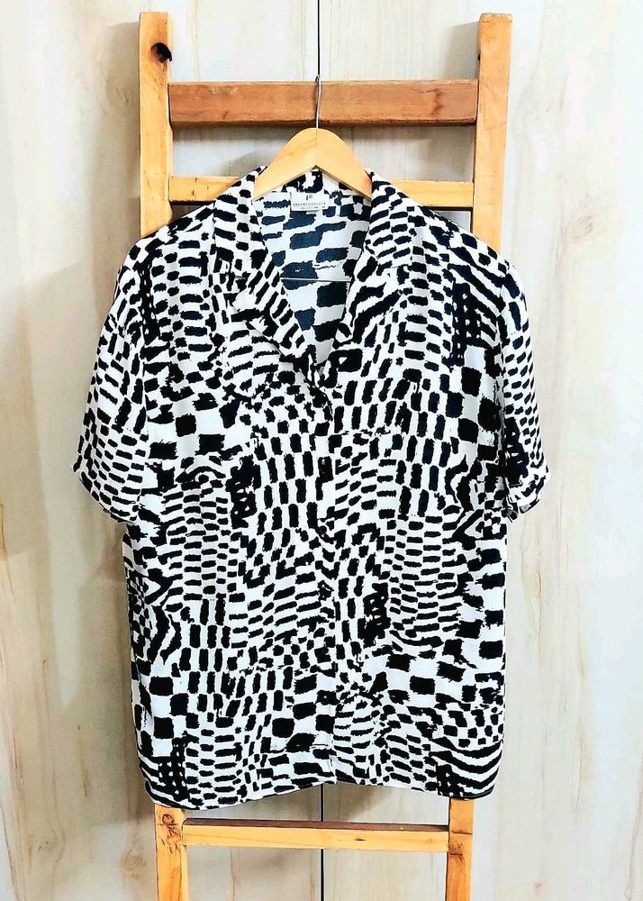 Black &amp; White Printed Shirt Size-44
