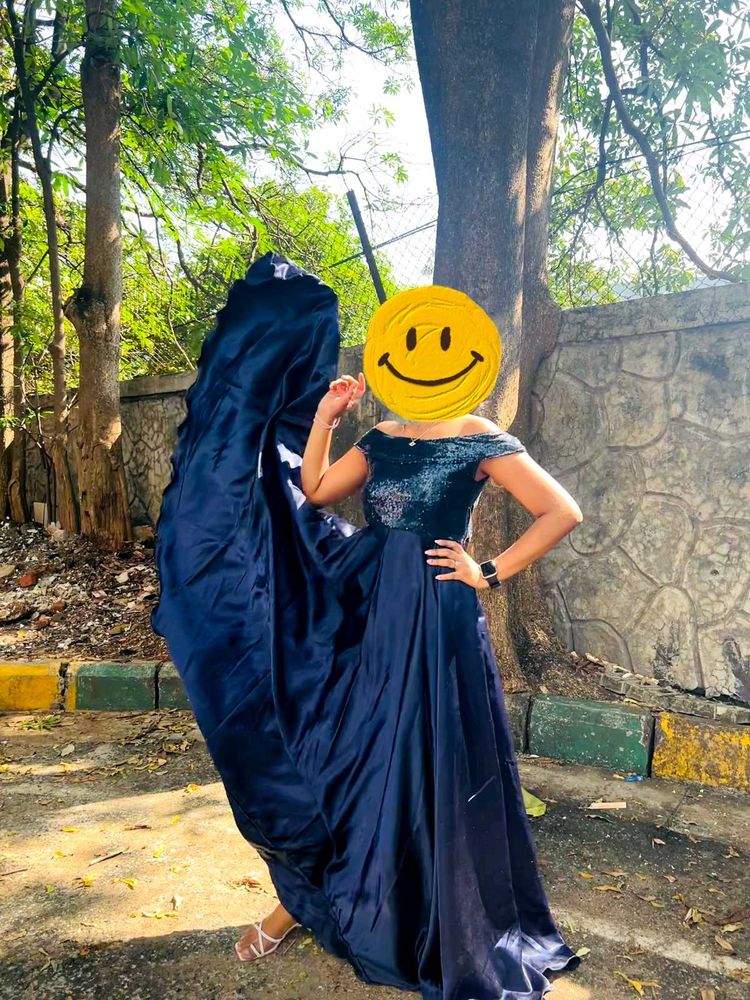 Elegant Navy Blue Evening Gown