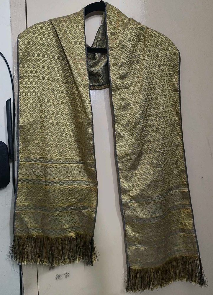 Elegant Gold Banarasi Scarf