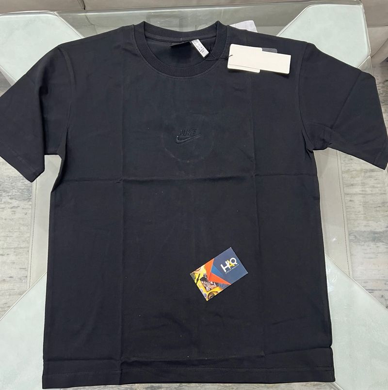 NIKE TSHIRT L