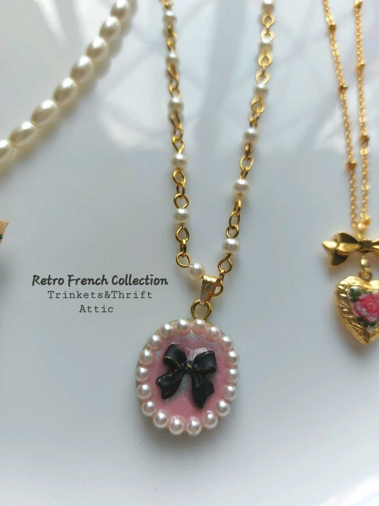 Retro French Style Bow Charm Necklace