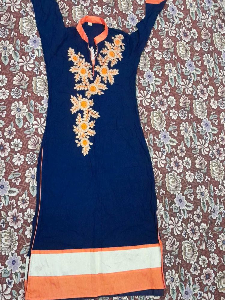 Elegant Blue Embroidered Kurta