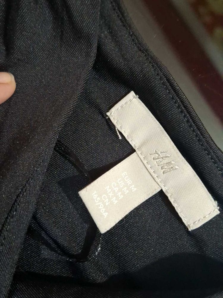 H&amp;M Black Classy Top