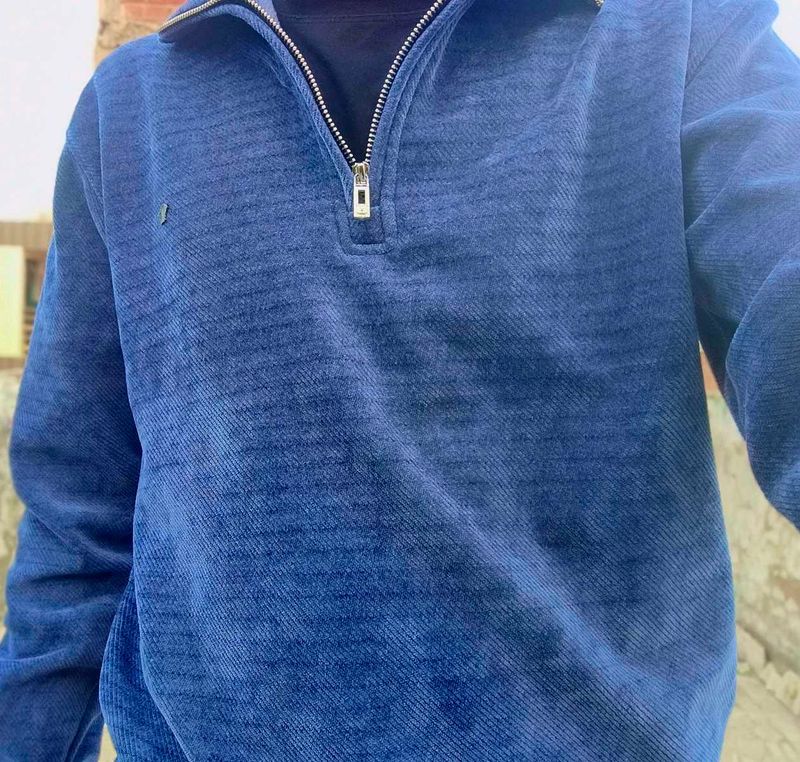 Half zip sweatshirt