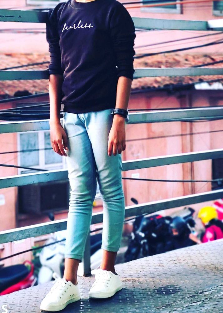 Fearless Sweatshirt and Jeans Outfit