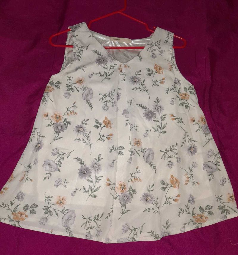 Floral Print Sleeveless top
