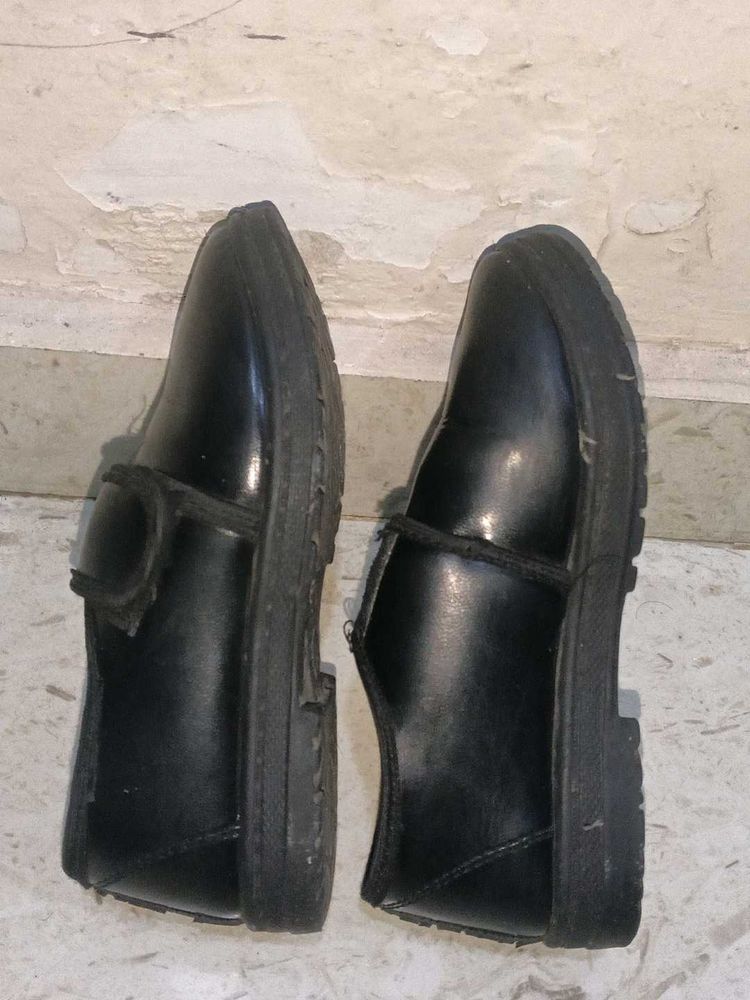 SCHOOL SHOES GOOD QUALITY