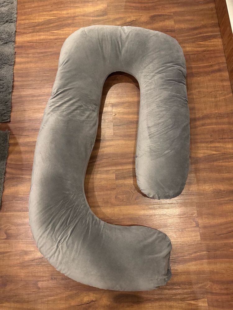 Grey J-Shaped Pregnancy Pillow