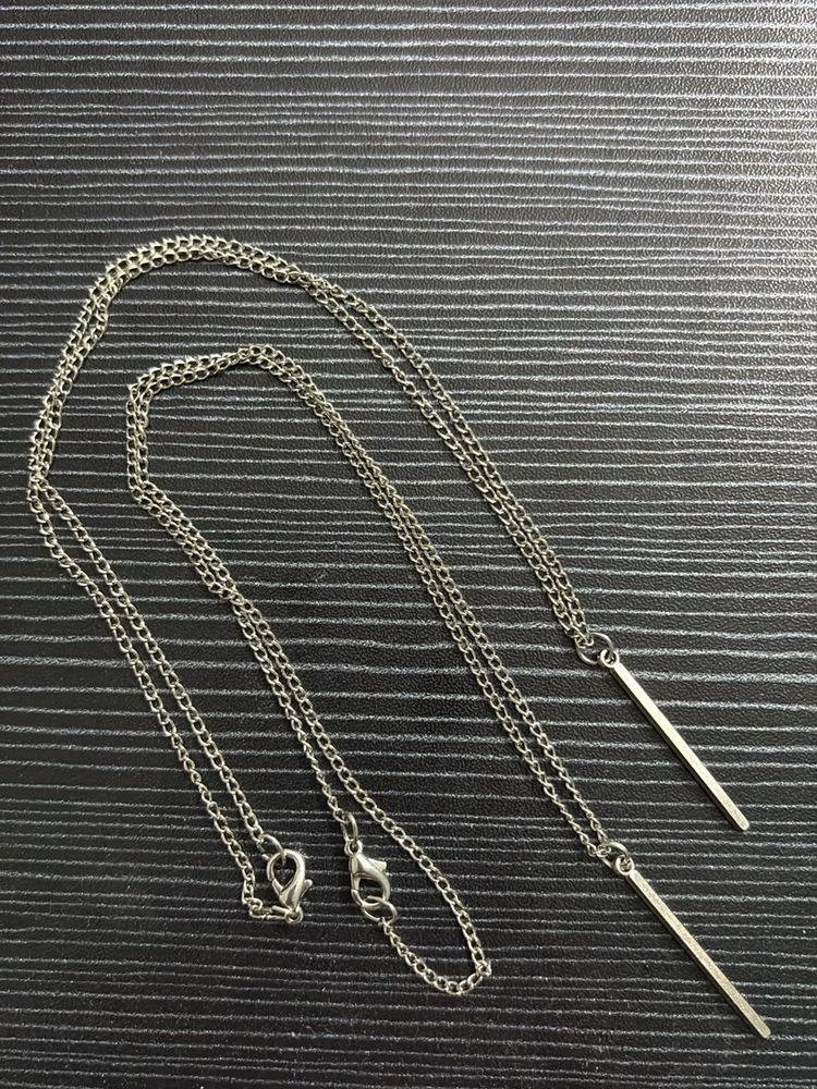 Couple Chains With Pendants
