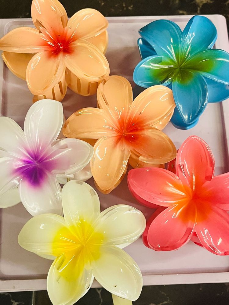 Flower Claw Hair Clips