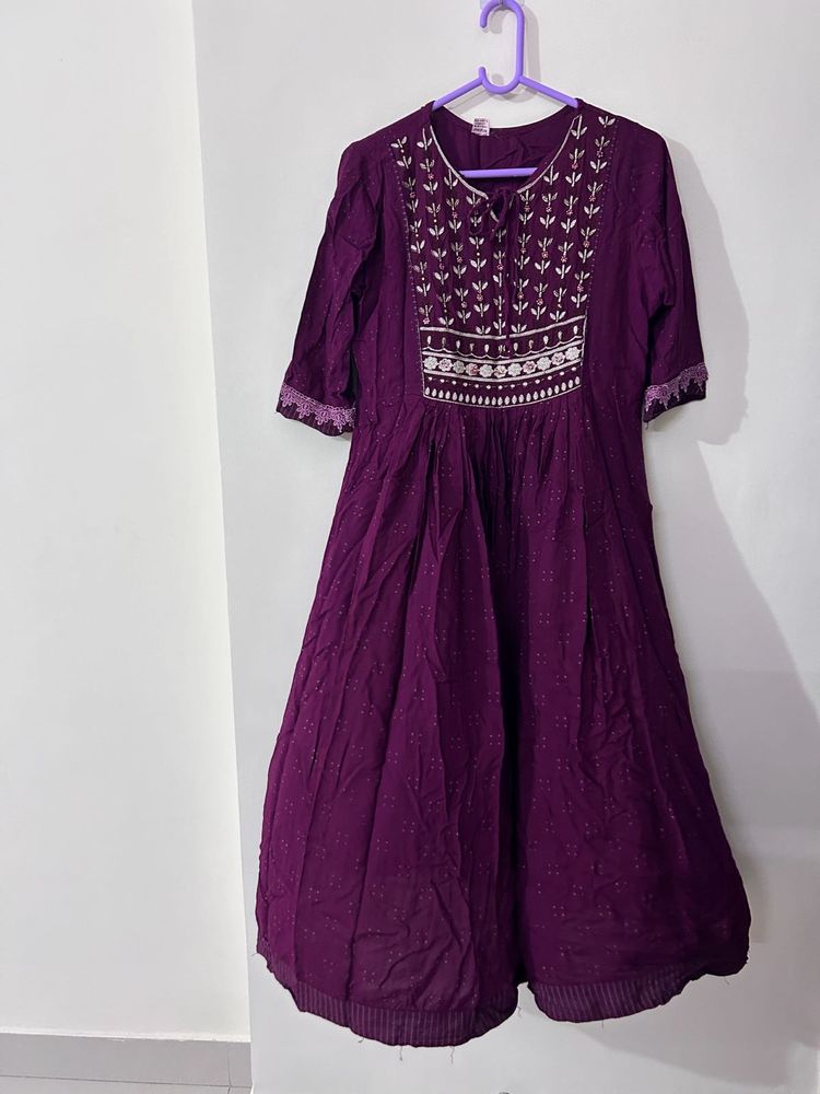 Elegant Purple Embroidered long Kurta size M