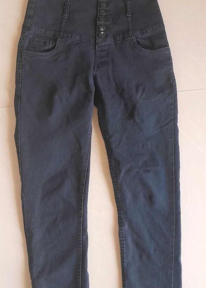 Women&#39;s Black Jeans