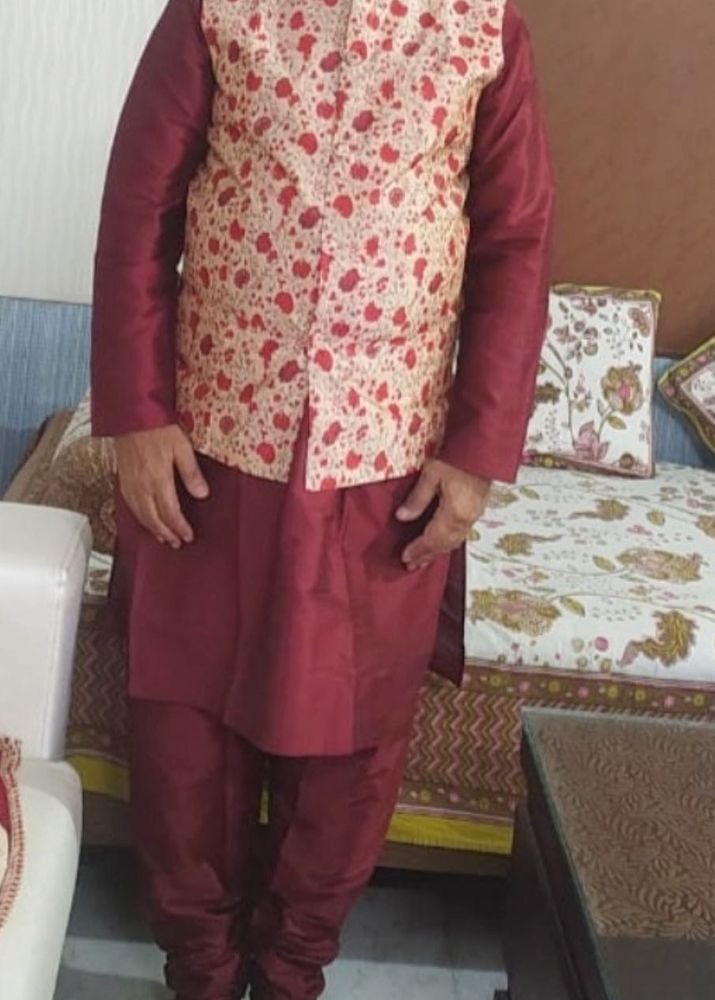 Men Kurta Set With Jacket