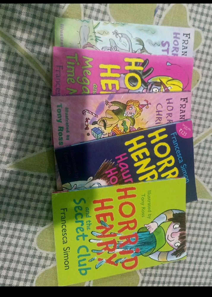 Set Of 10 Horrid Henry Comics Books