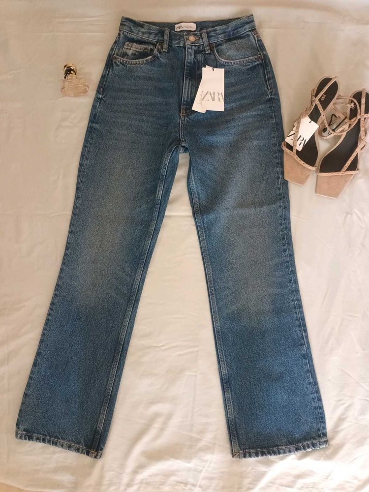 ZARA STRAIGHT FIT DENIM