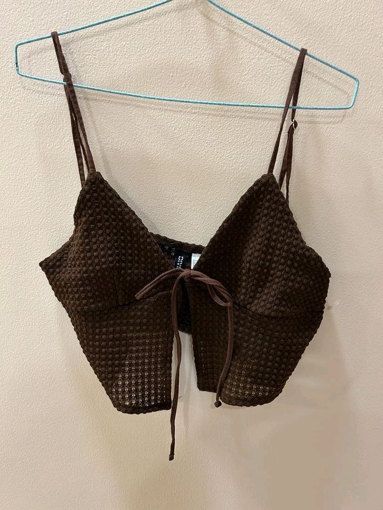 H&amp;M Front Tie Detail Crop Top