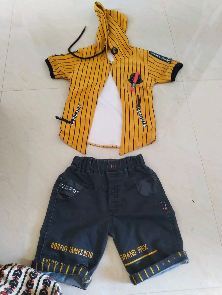 Kid&#39;s Jacket With Shorty